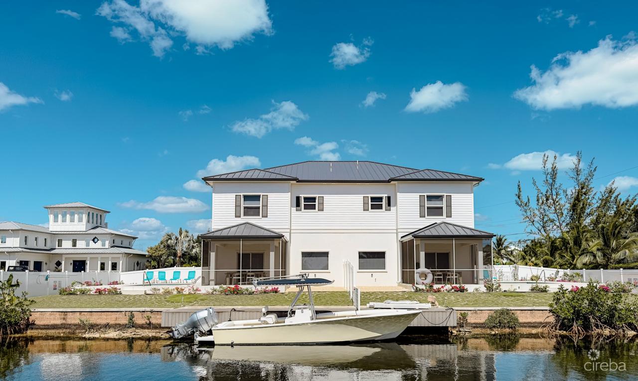 4 BED NEW CONTEMPORARY CANAL FRONT HOME RED BAY