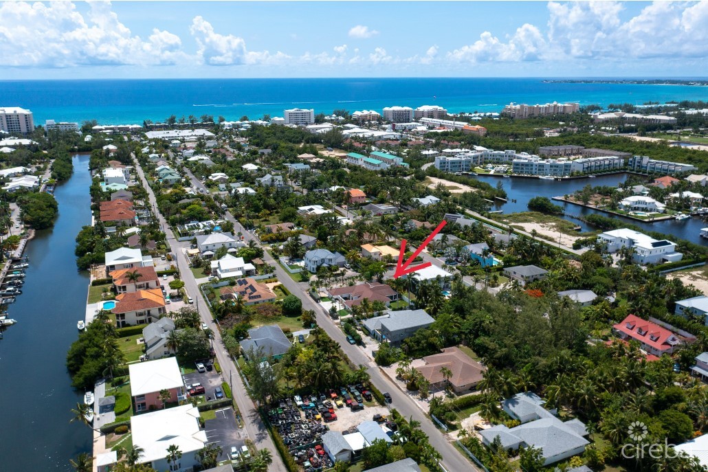 Walking distance to Seven Mile Beach and Camana Bay