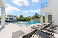 417272, MARQUISE DRIVE LUXURY CANAL FRONT HOME - CRYSTAL HARBOUR
