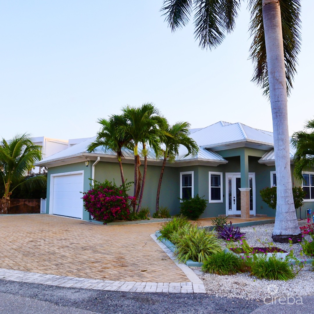 BIMINI DRIVE CANAL FRONT HOME